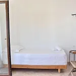Beachfront Bliss In Nikiti, Spacious 2 Story With Stunning Sea Views 펜션 니키티