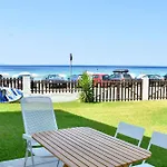 Beachfront Bliss In Nikiti, Spacious 2 Story With Stunning Sea Views 펜션