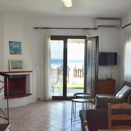 別荘 Beachfront Bliss In Nikiti, Spacious 2 Story With Stunning Sea Views *