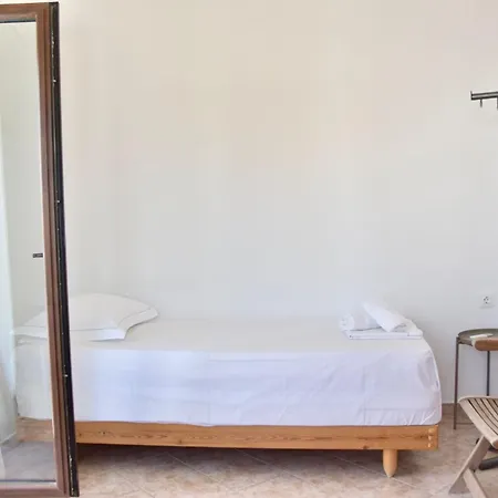 Beachfront Bliss In Nikiti, Spacious 2 Story With Stunning Sea Views Дом отдыха Никити