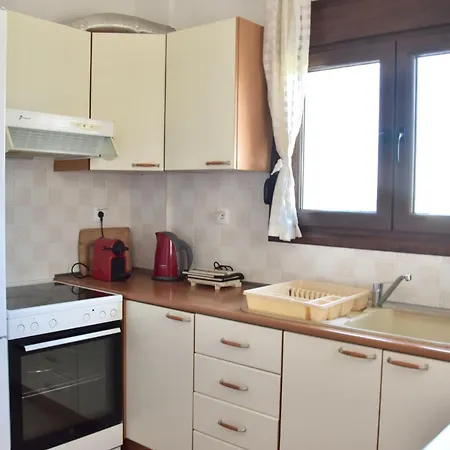 Beachfront Bliss In Nikiti, Spacious 2 Story With Stunning Sea Views Дом отдыха *