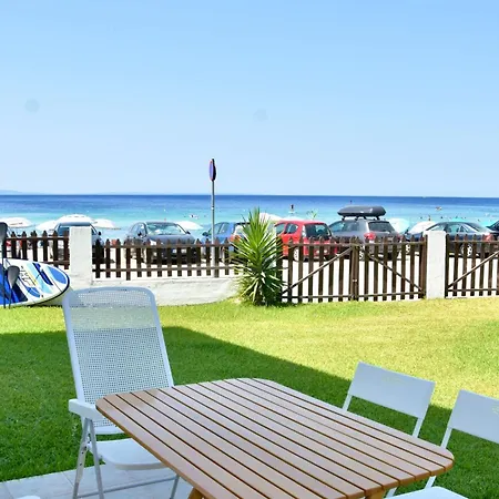 Beachfront Bliss In Nikiti, Spacious 2 Story With Stunning Sea Views Дом отдыха