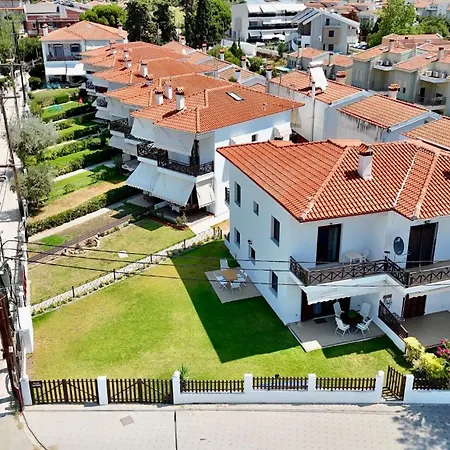 Beachfront Bliss In Nikiti, Spacious 2 Story With Stunning Sea Views Nikiti (Sithonia)