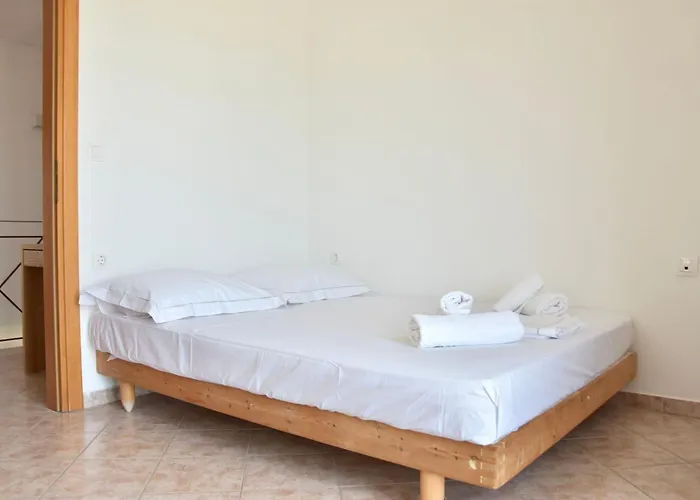 Beachfront Bliss In Nikiti, Spacious 2 Story With Stunning Sea Views Nikiti (Sithonia)