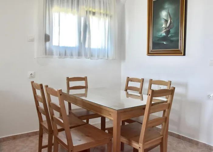 Feriehus Beachfront Bliss In Nikiti, Spacious 2 Story With Stunning Sea Views *