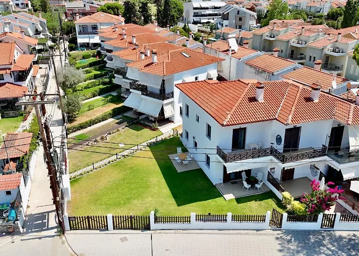 Beachfront Bliss In Nikiti, Spacious 2 Story With Stunning Sea Views Nikiti (Sithonia)