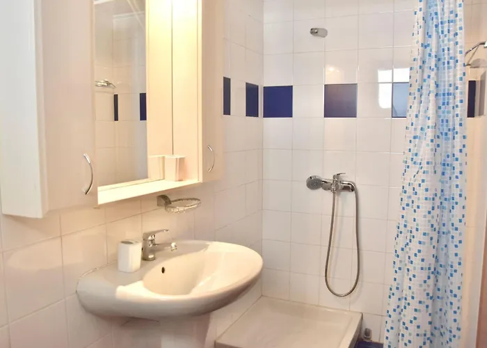 Feriehus Beachfront Bliss In Nikiti, Spacious 2 Story With Stunning Sea Views *